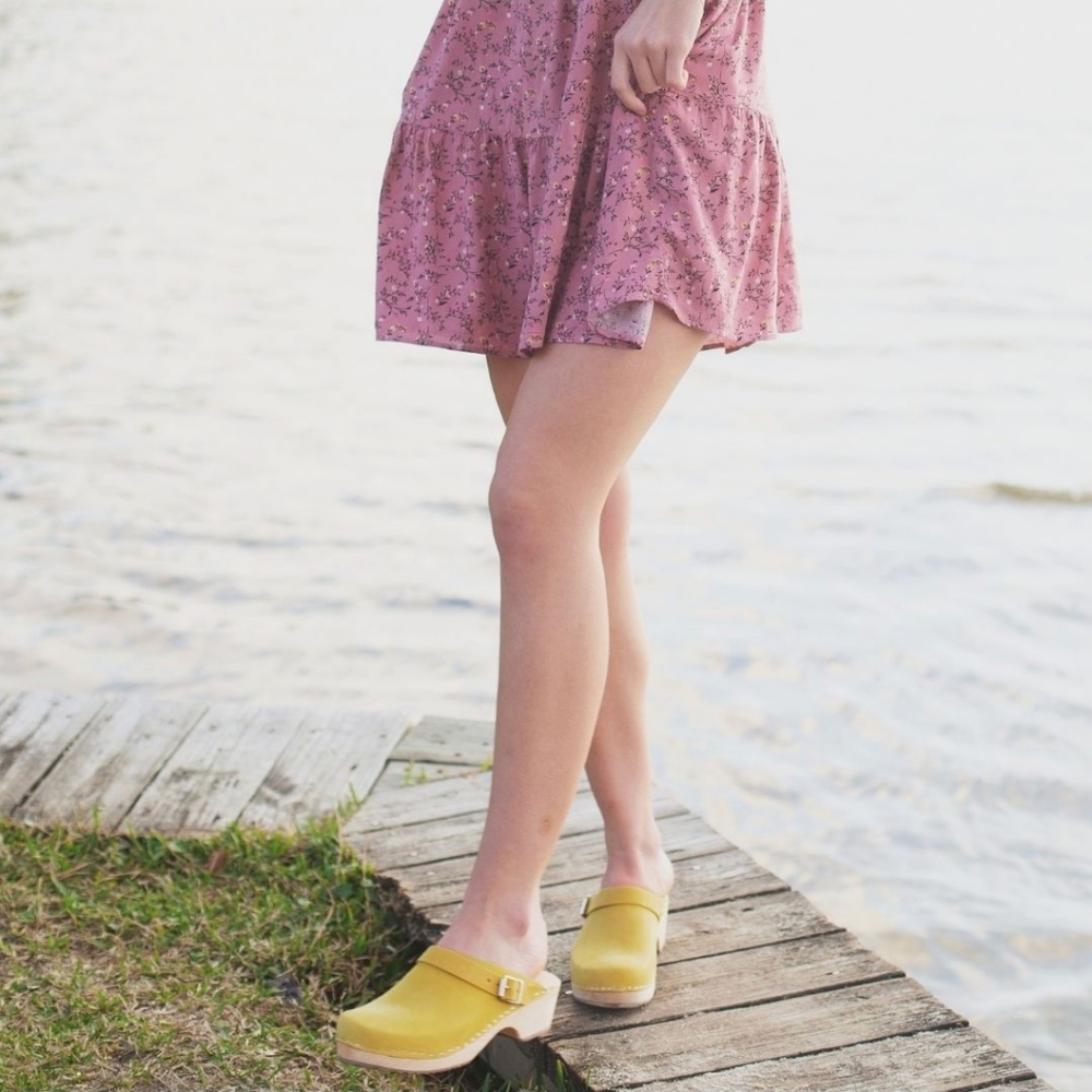 🆕 Lotta's Classic Yellow Oiled Nubuck Clogs 36
